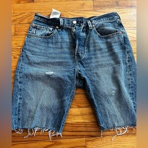 Levi’s cutoff 501s